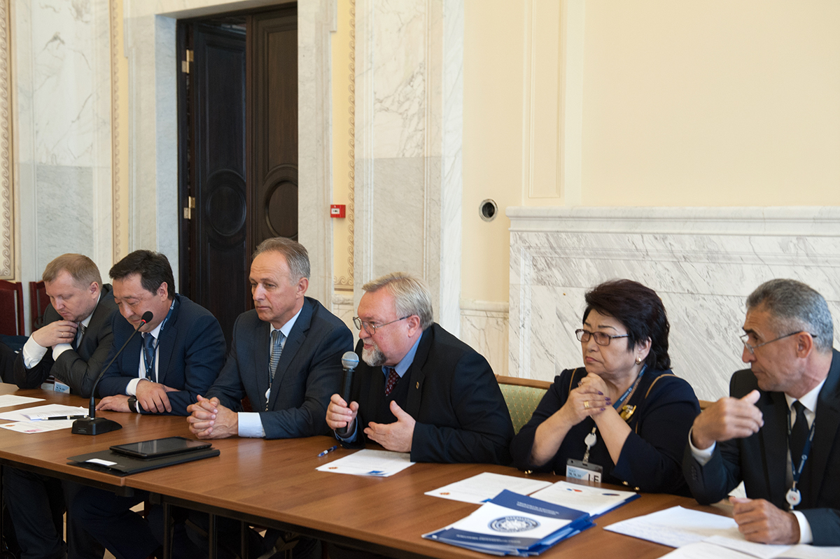 Вопросы современного состояния адвокатуры обсудили в Санкт-Петербурге адвокаты стран СНГ и Балтии