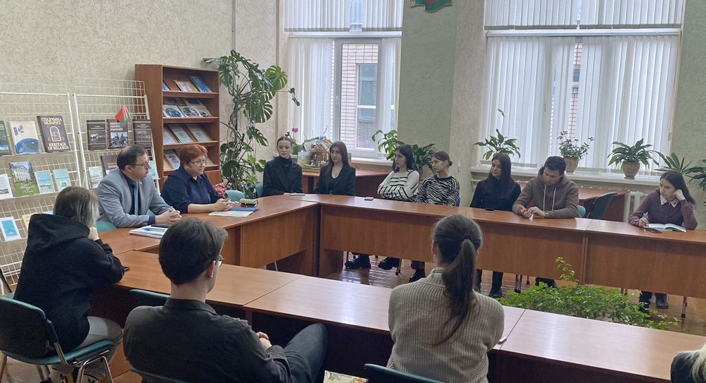 Будущим правоведам адвокаты Могилевской областной коллегии рассказали о своей профессии